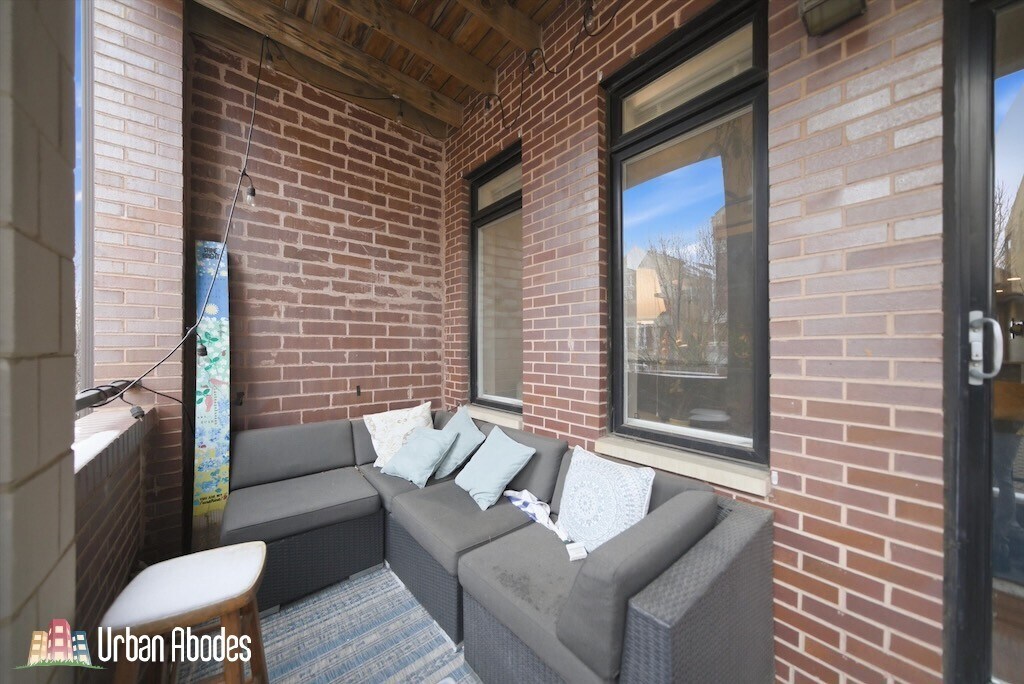 Building Photo - 2114 W Rice St