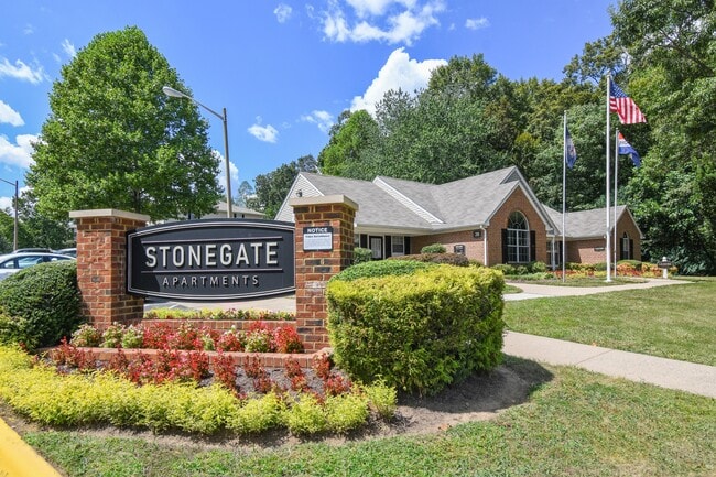Building Photo - Stonegate Apartments