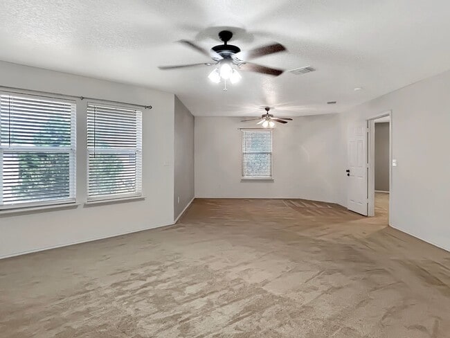 Building Photo - Spacious 5-Bedroom Retreat with Oversized Primary Suite in Converse