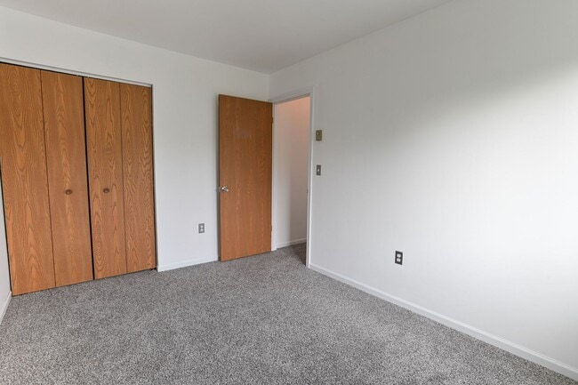 Building Photo - Townhouse in Highspire