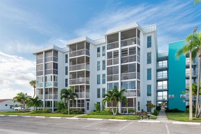 Building Photo - 4900 38th Way S