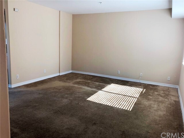 Building Photo - 700 N Hill Pl