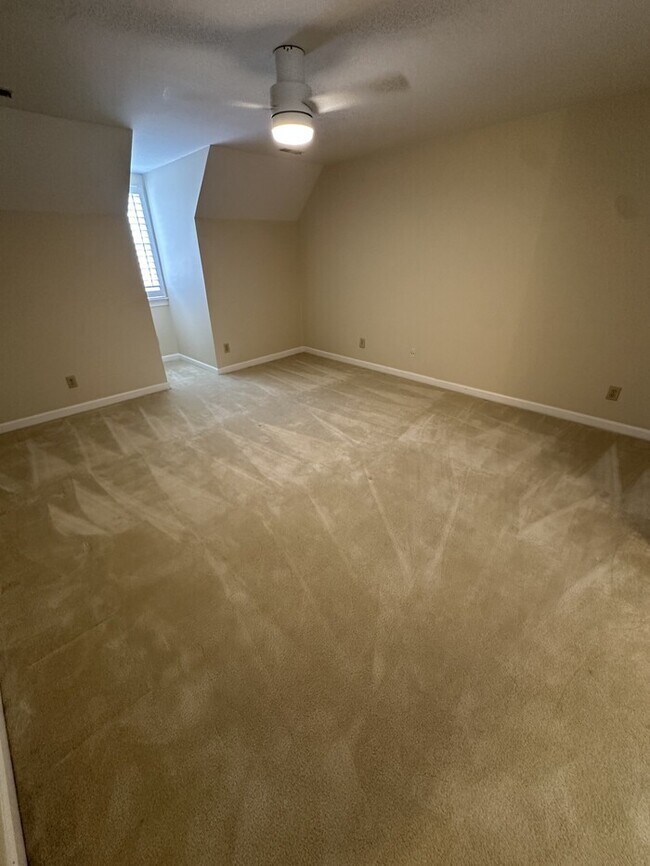 Building Photo - 609 Crabbery Ln