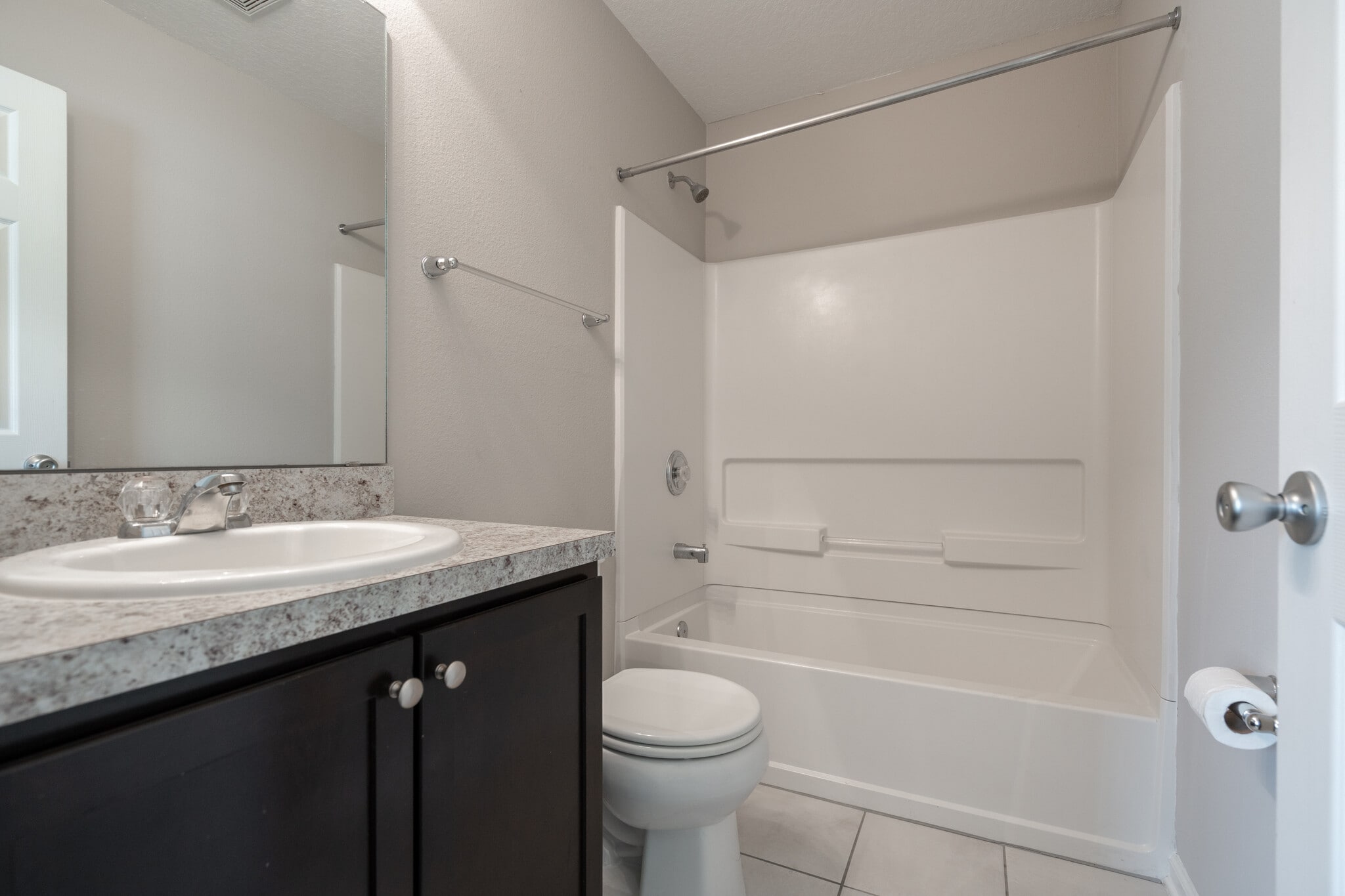 Spare Bedroom ensuite bath - 24 Islander Ct