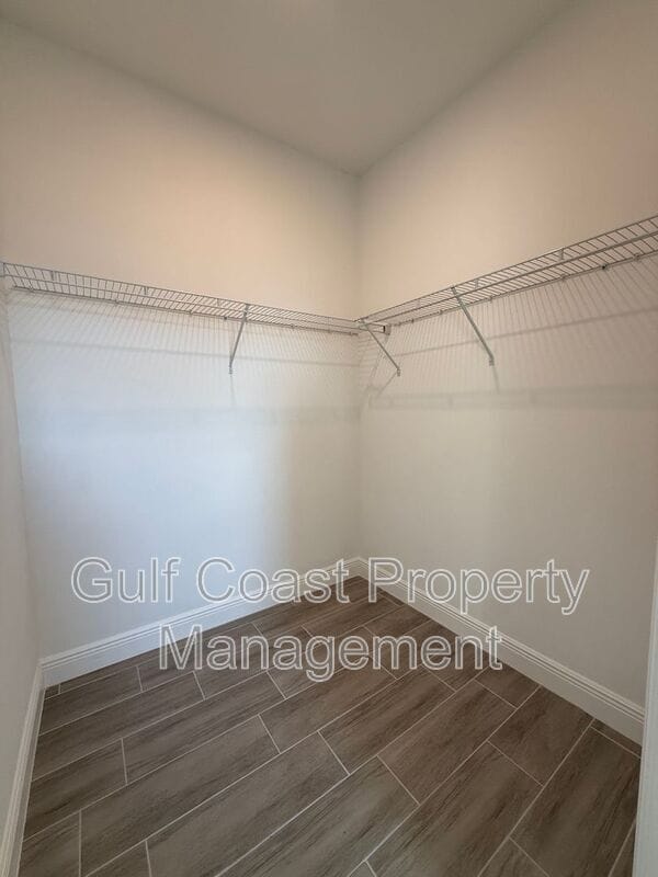 Building Photo - 1229 NE 19th Ave