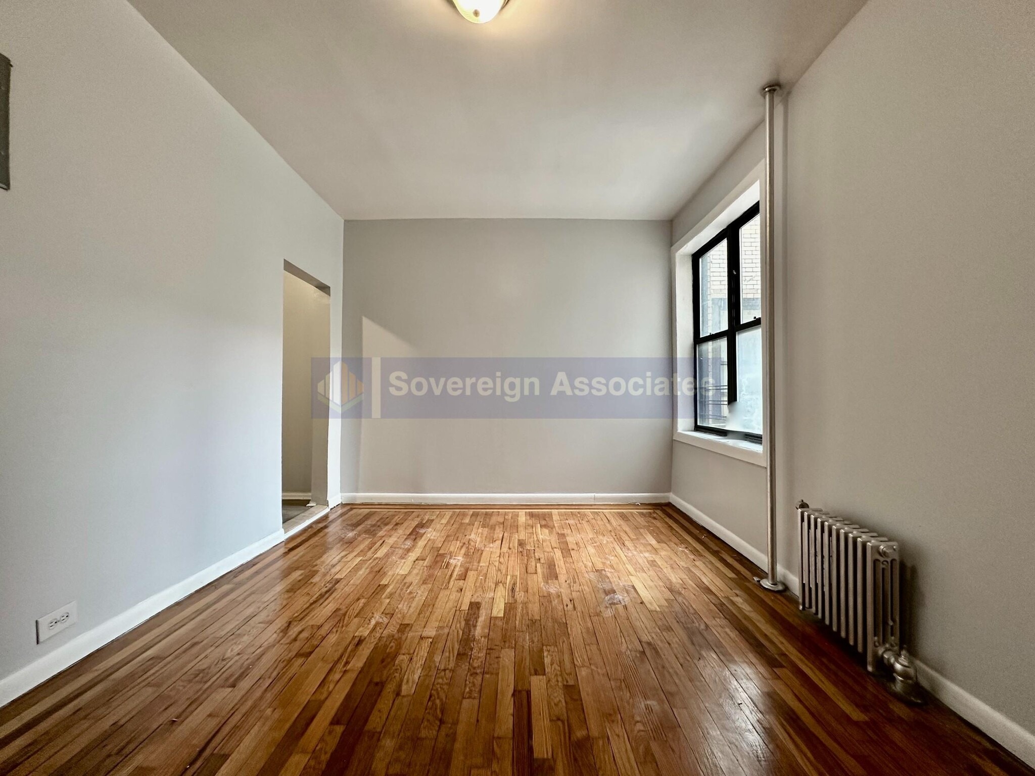 Building Photo - 518 W 204th St