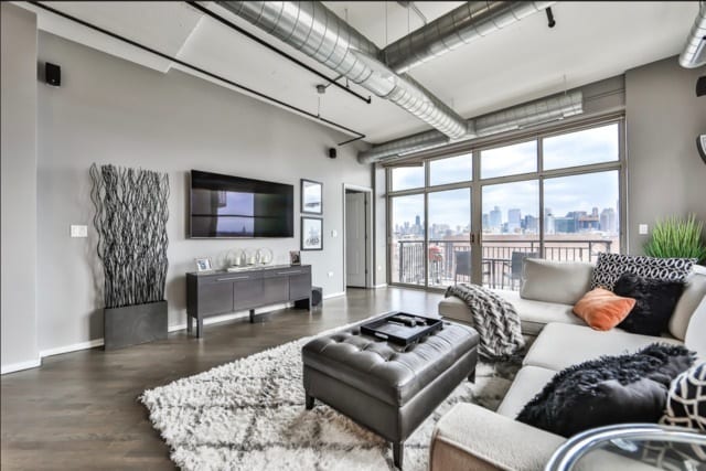 Building Photo - 6 S Laflin St