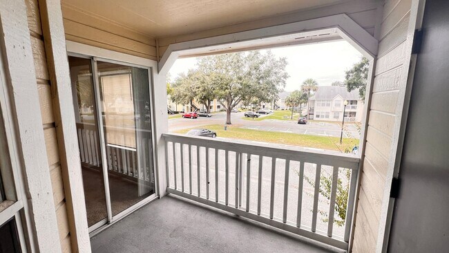 Building Photo - Available NOW! Charming 2 BD / 2 BA in Orl...