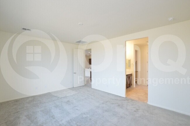 Building Photo - 816 S Strahan Pl