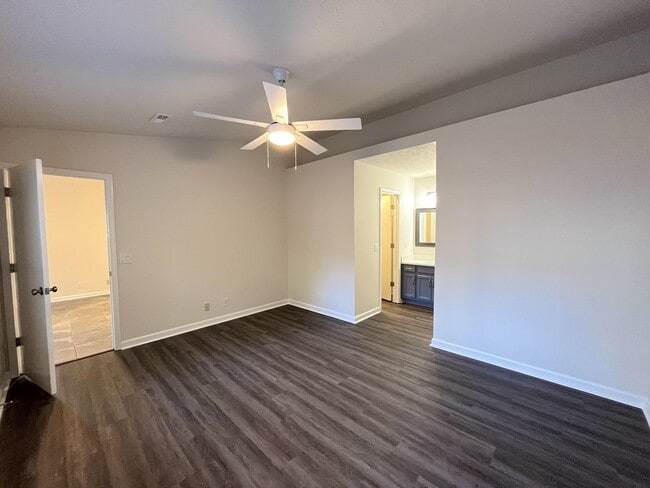 Building Photo - 3BR/2BA Hermitage Rental Minutes from I-40...