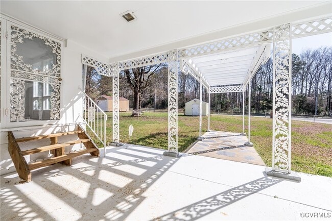 Building Photo - 7800 Tamarind Dr