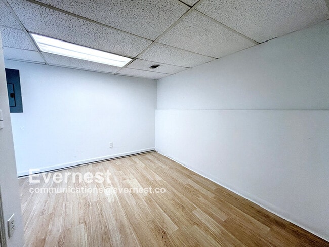 Building Photo - 405 Revere Ct