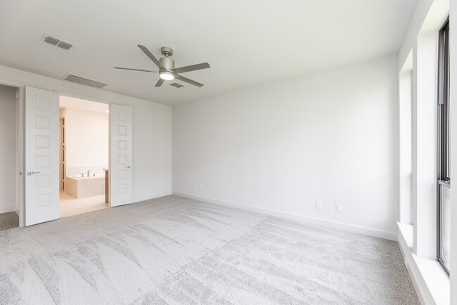 Building Photo - 10902 Overlook Pt Dr
