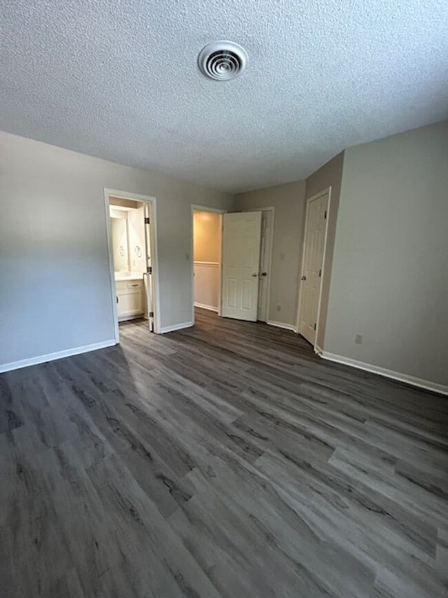 Building Photo - 7037 N Fisk Ct