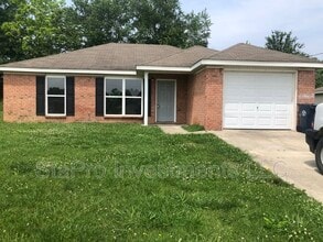 Building Photo - 164 Village Pl