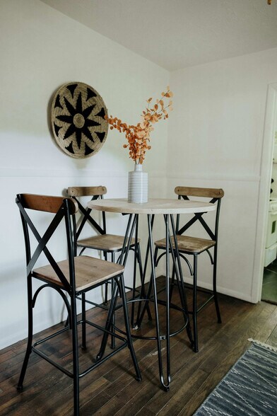 Building Photo - 2526 S Madison St