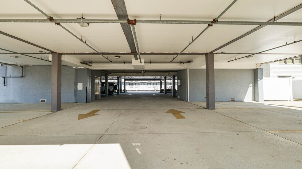 Building Photo - 210 N Madison Ave