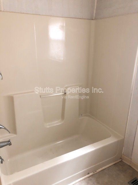 Building Photo - 1938 Shade Ave