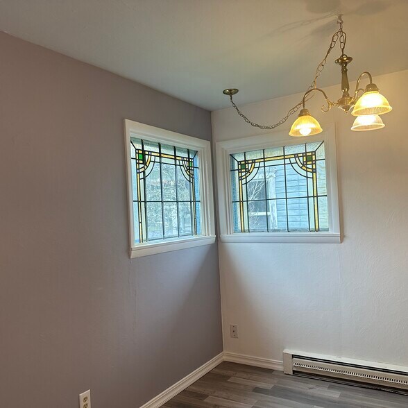 Dining area - 21326 Main St NE