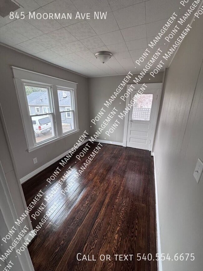 Building Photo - 845 Moorman Ave NW