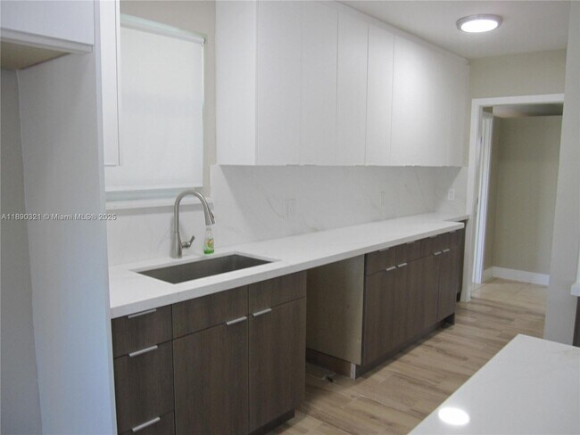 Building Photo - 3151 SW 37th Terrace