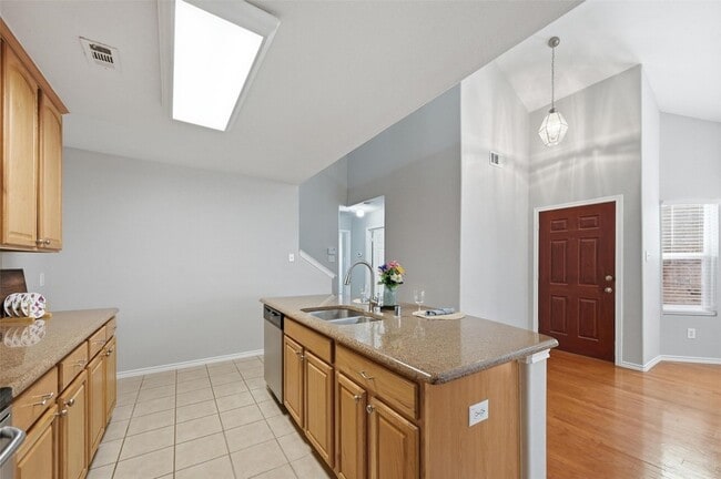 Building Photo - 9842 Wake Bridge Dr