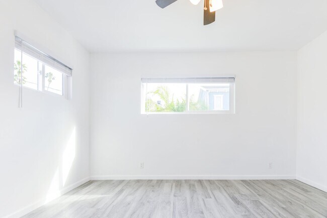 Building Photo - Ocean Avenue Duplex