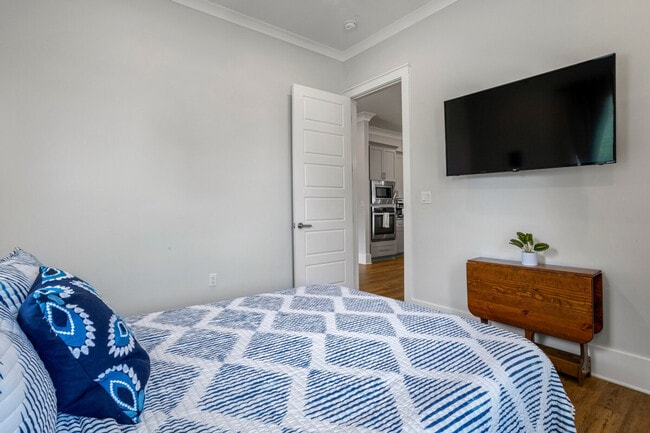 Building Photo - 164 Markham Dr