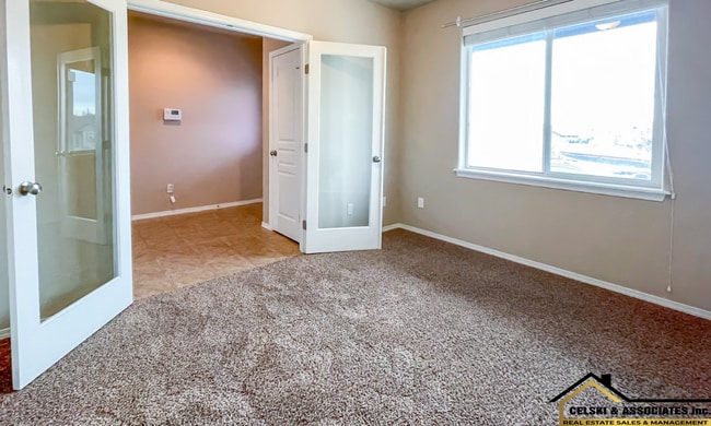 Building Photo - 4 Bedroom, 2.5 Bath with an Office!