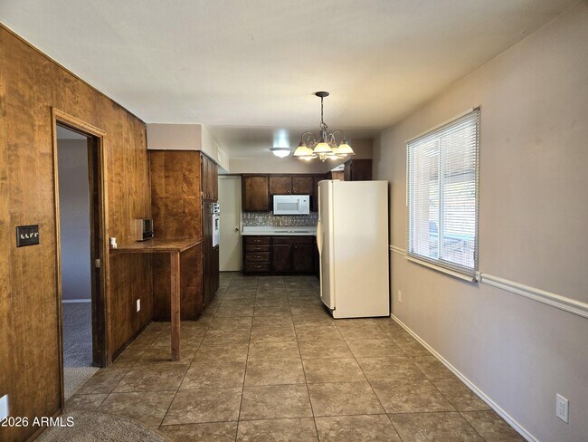 Building Photo - 4330 W Royal Palm Rd