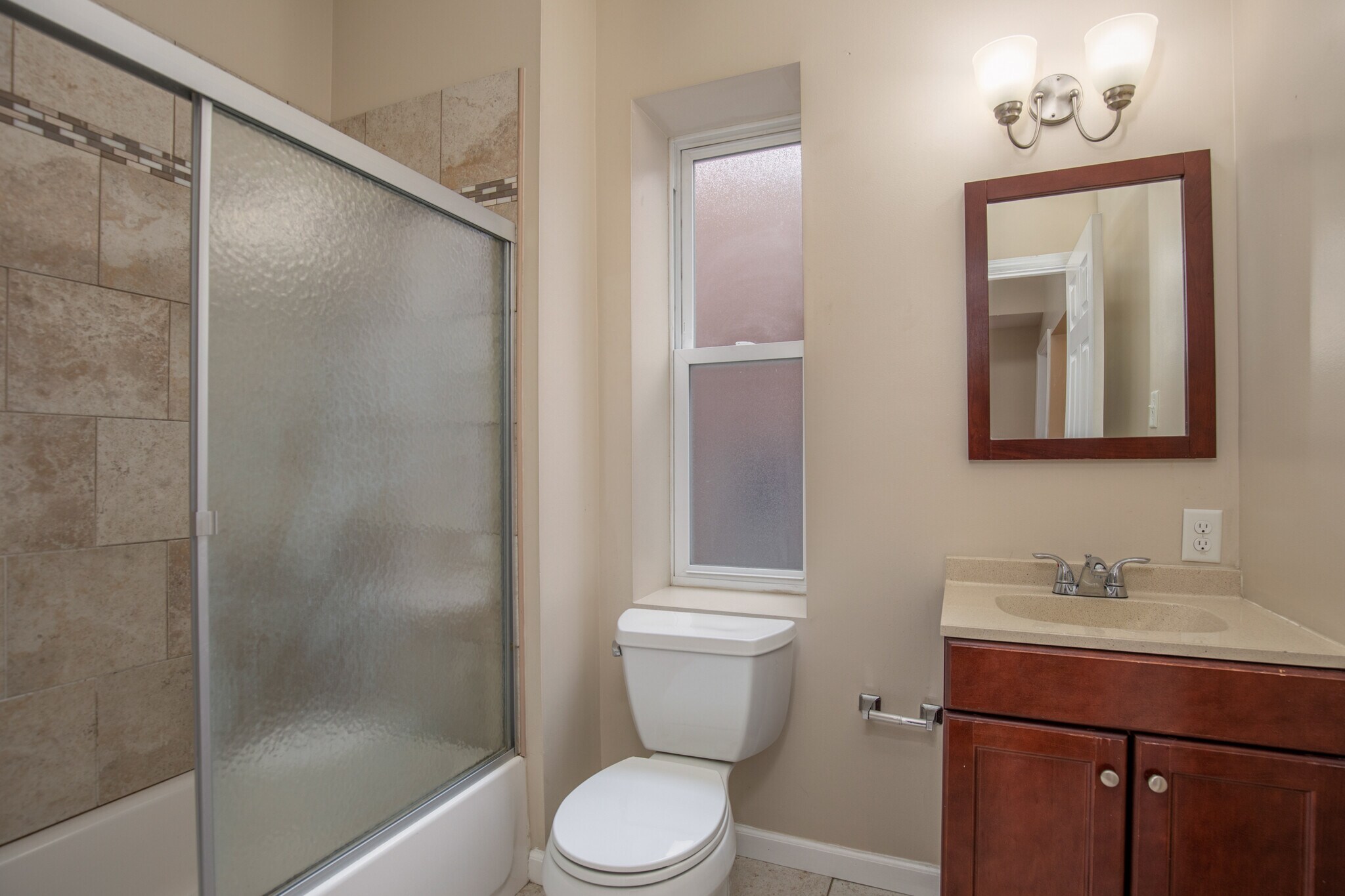 Building Photo - 6023 Kingsbury Ave