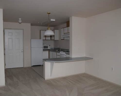 Building Photo - 105 W Birch St