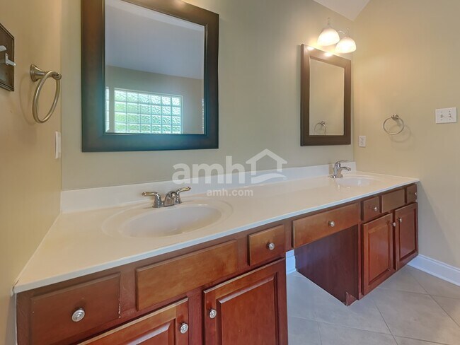 Building Photo - 5217 Trumpet Vine Ln