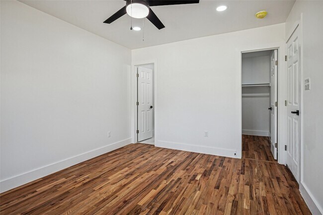 Building Photo - 9946 Kilarney Dr