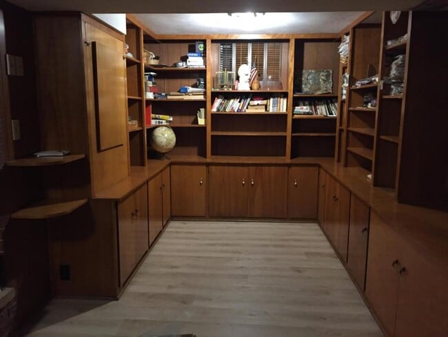 Building Photo - 4815 Woodland Ave