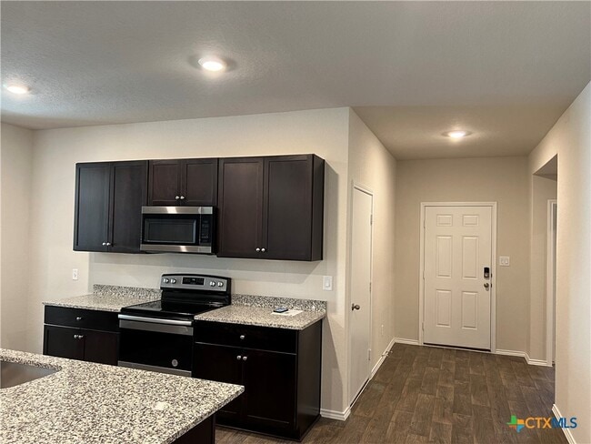 Building Photo - 937 Armadillo Dr