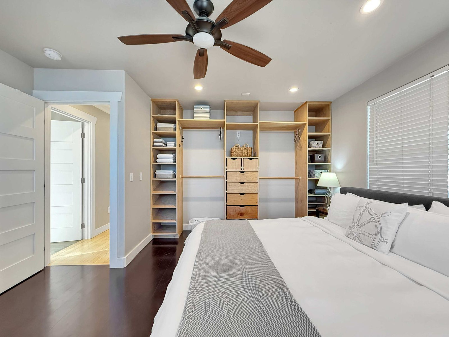 Building Photo - 237 W Alder St