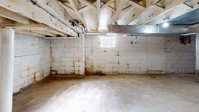 Building Photo - Renovated 2 Bed /1 Bath Single Family Home...