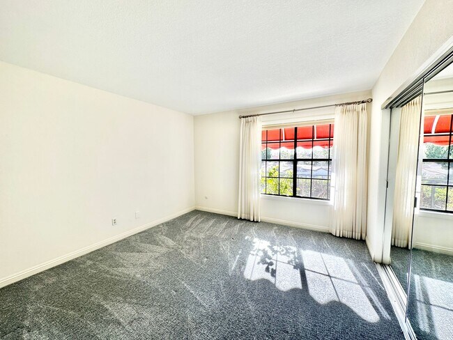 Building Photo - Sweet Single-Story, Completely Detached, Home in the Picturesque Fallbrook Village HOA Community!