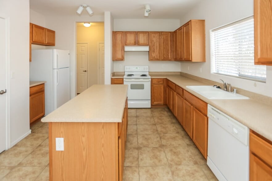 Building Photo - 9420 W Hubbell St