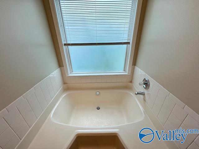 Building Photo - 194 Topaz Rd