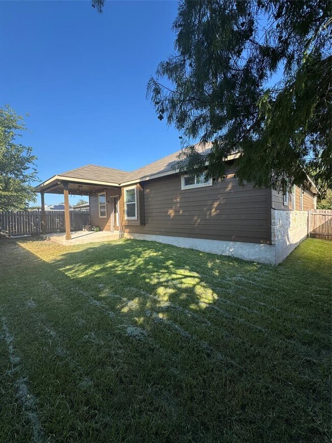 Building Photo - 204 Wilderness Trail