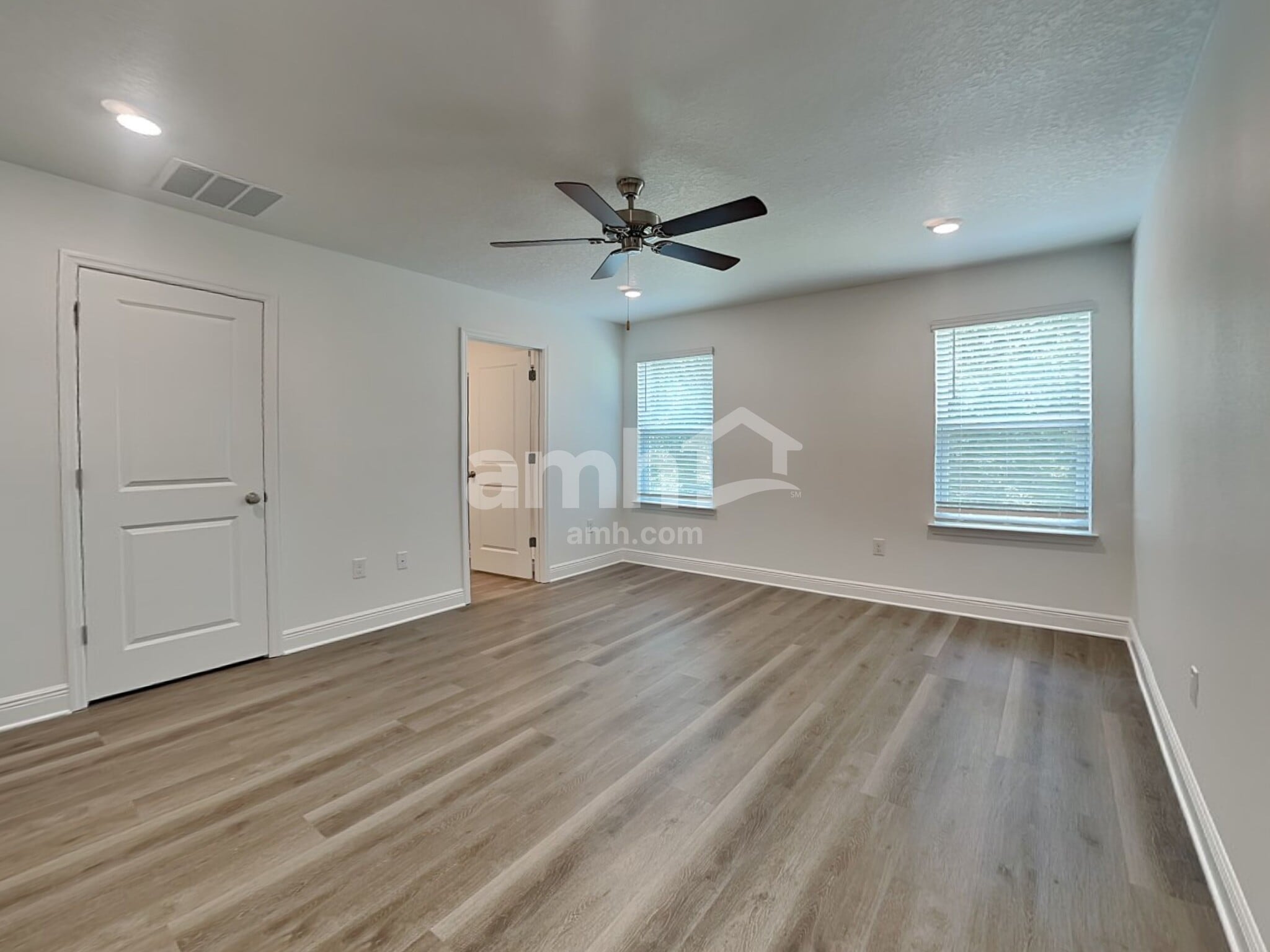 Building Photo - 6649 Atlantic Bch Ave