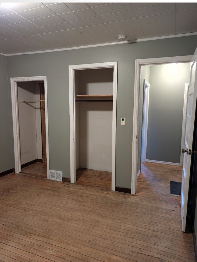 Building Photo - 211 Lincoln Ave