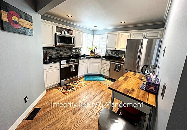 Building Photo - 4 bed 4 bath 1,954 sq ft-19151 E Garden Pl. Centennial Co 80015