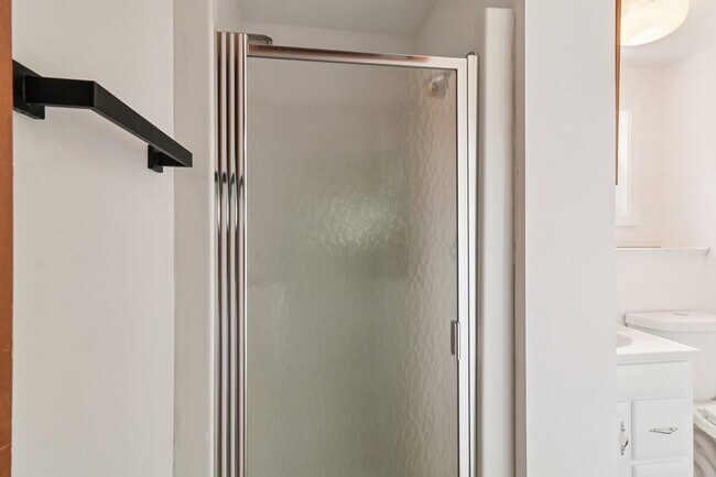 Building Photo - 23460 W N Lakewood Ln