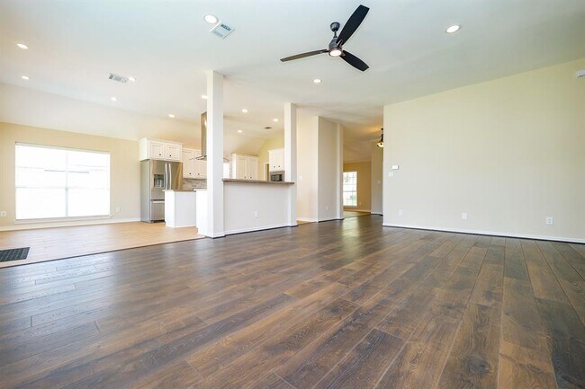 Building Photo - 1823 Brightlake Way