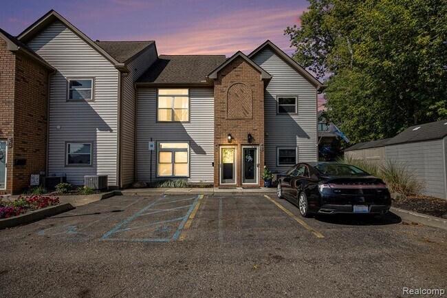 Primary Photo - 40 Park Island Dr