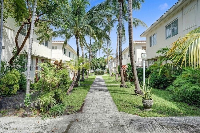 Building Photo - 1199 Marseille Dr