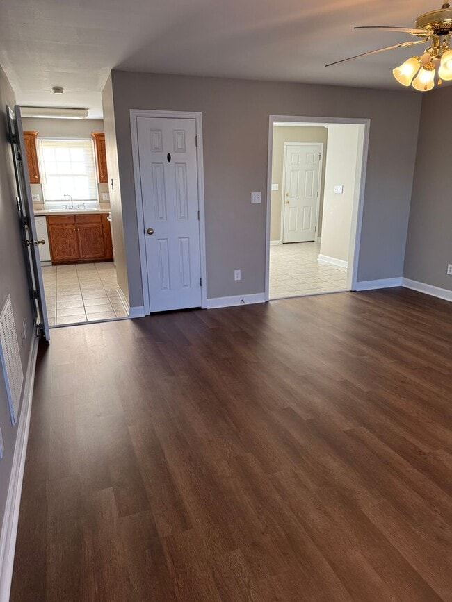 Building Photo - Hollar Duplex Conover